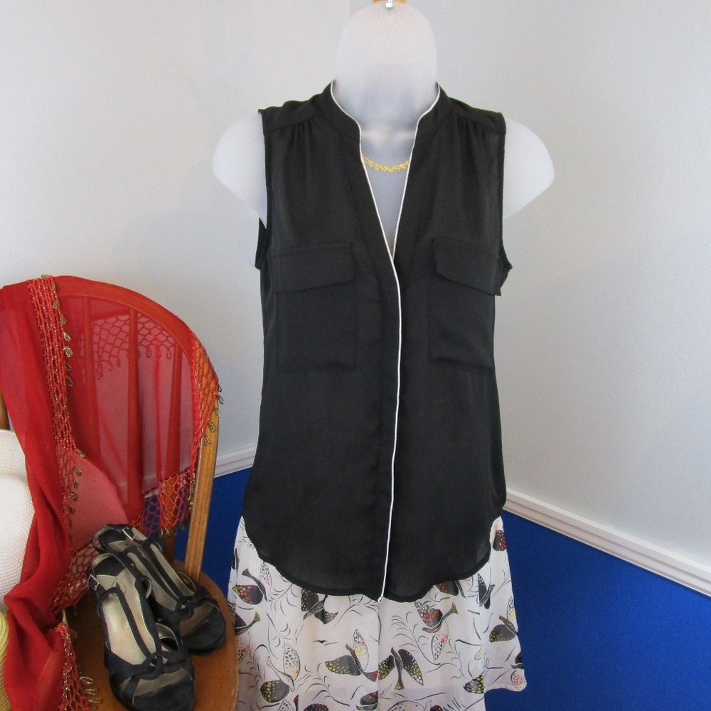 Black Sleeveless Button Front Blouse